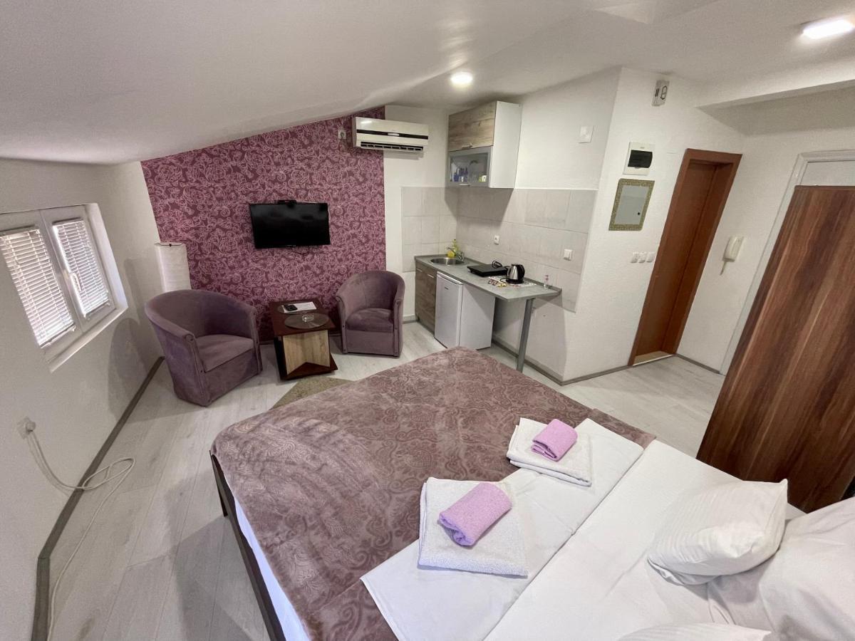 Apartmani Aleksandra U Centru Grada Kragujevac Eksteriør billede
