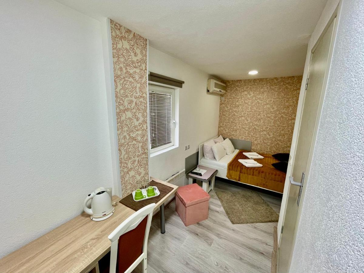 Apartmani Aleksandra U Centru Grada Kragujevac Eksteriør billede